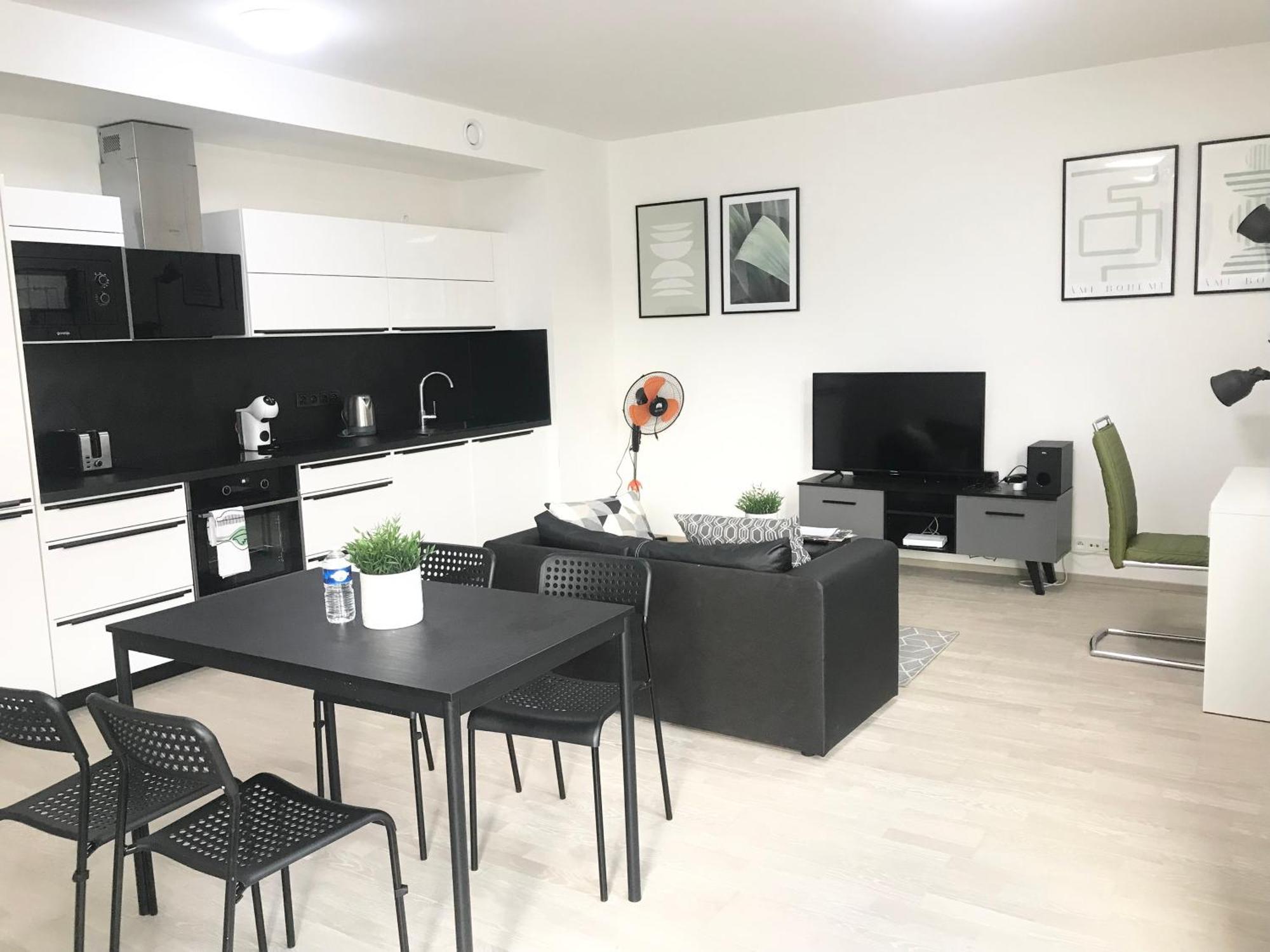 Apartmantplus01 براغ المظهر الخارجي الصورة
